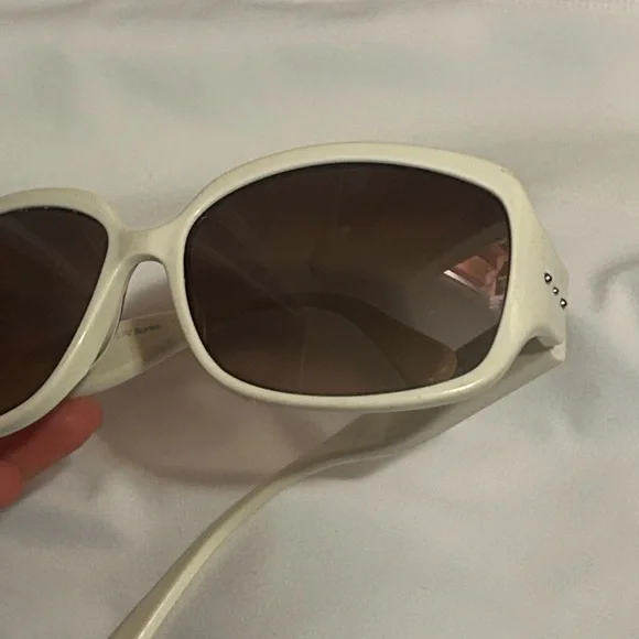 Coach Heart Studded Vintage Rare Chic White Sunglasses - Picture 9 of 10